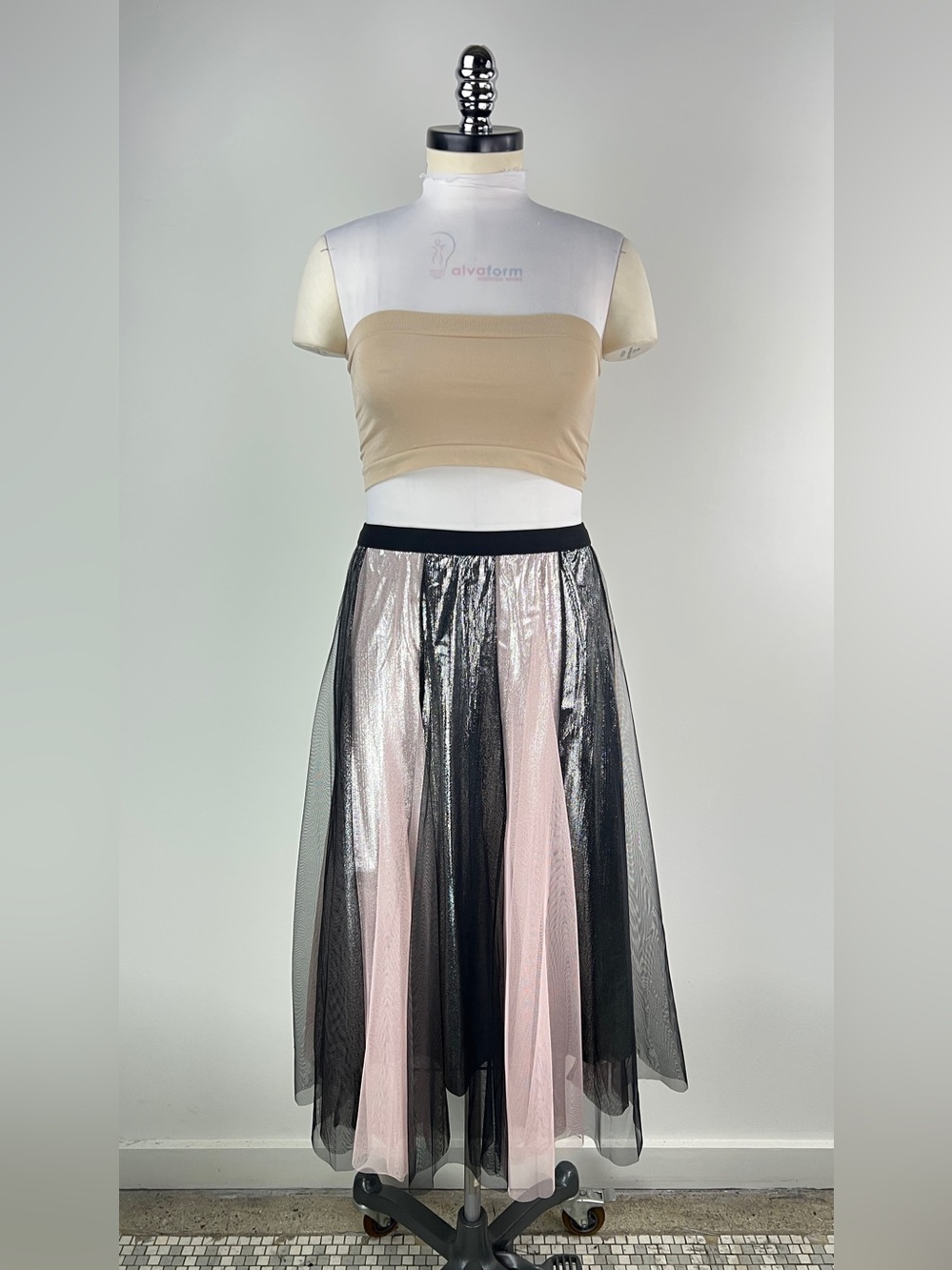 💚 3702. Sheer Layered Black and Pink Midi Skirt